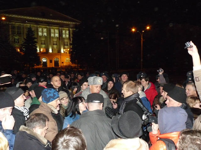 Акция против нечестных выборов на площади Гагарина // Фото блоггера serg757